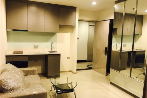 Estudio en el condominio en Bangkok, Tailandia № 143665 - foto 4