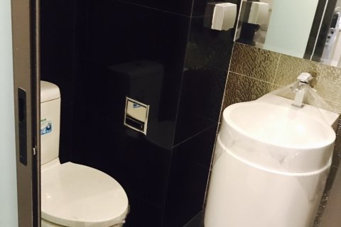 Estudio en el condominio en Bangkok, Tailandia № 143665 - foto 7