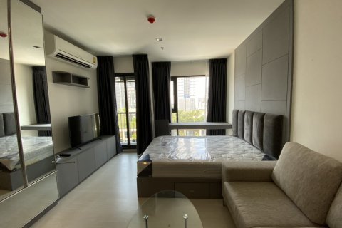 Estudio en el condominio en Bangkok, Tailandia № 143665 - foto 5