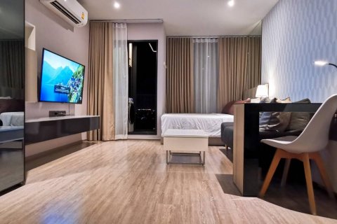 Estudio en el condominio en Bangkok, Tailandia № 143667 - foto 4