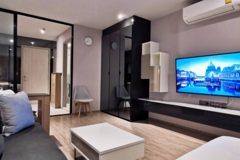 Estudio en el condominio en Bangkok, Tailandia № 143667 - foto 2