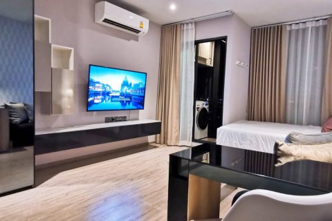 Estudio en el condominio en Bangkok, Tailandia № 143667 - foto 3