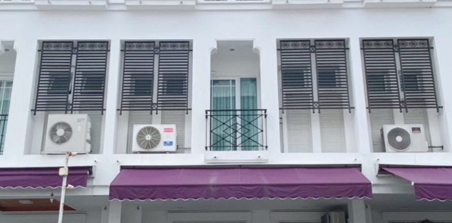 Adosado de 4 dormitorios en Phra Khanong, Bangkok, Tailandia № 143661