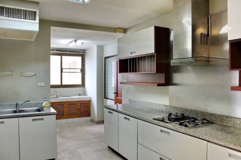 Condominio de 4 dormitorios en Bangkok, Tailandia № 143794 - foto 20