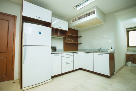 Condominio de 4 dormitorios en Bangkok, Tailandia № 143794 - foto 18
