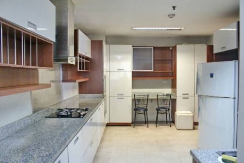 Condominio de 4 dormitorios en Bangkok, Tailandia № 143794 - foto 19