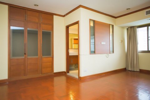Condominio de 4 dormitorios en Bangkok, Tailandia № 143794 - foto 4