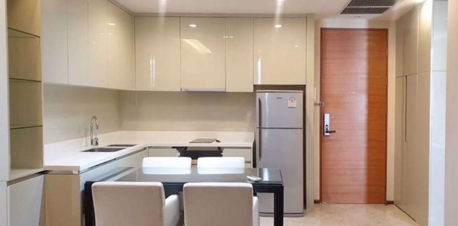 Condo in Bangkok, Thailand, 2 bedrooms in The Address Sukhumvit 28  № 51353