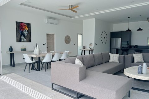 Casa de 4 dormitorios en Ko Samui, Tailandia № 164942 - foto 5
