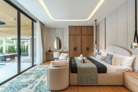 Chalet de 5 dormitorios en Bang Tao, Tailandia № 166504 - foto 12