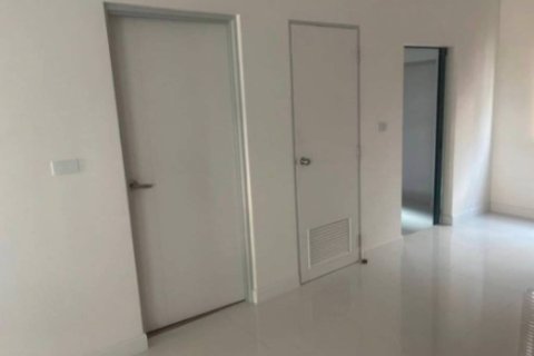Casa de 4 dormitorios en Saphan Sung, Bangkok, Tailandia № 150436 - foto 8