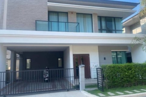 Maison à Saphan Sung, Bangkok, Thaïlande 4 chambres № 150436