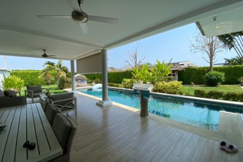 Villa in Hua Hin, Thailand 4 Schlafzimmer № 168371 - Foto 5