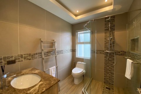Villa in Hua Hin, Thailand 4 Schlafzimmer № 168371 - Foto 19