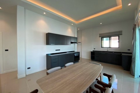 Chalet de 3 dormitorios en Hua Hin, Tailandia № 168369 - foto 9