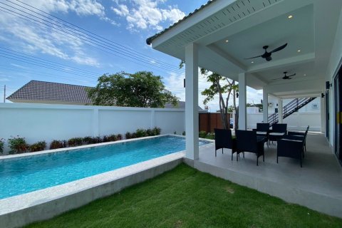 Chalet de 3 dormitorios en Hua Hin, Tailandia № 168369 - foto 4