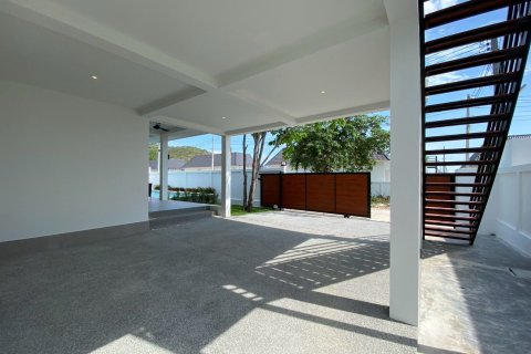 Chalet de 3 dormitorios en Hua Hin, Tailandia № 168369 - foto 21