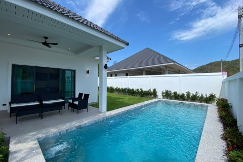 Chalet de 3 dormitorios en Hua Hin, Tailandia № 168369 - foto 2