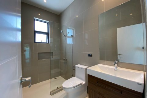 Chalet de 3 dormitorios en Hua Hin, Tailandia № 168369 - foto 14