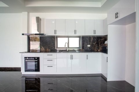 Chalet de 3 dormitorios en Hua Hin, Tailandia № 168372 - foto 7