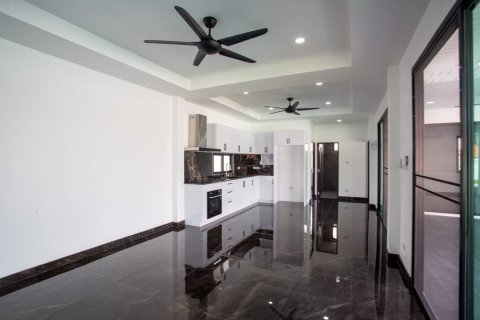 Chalet de 3 dormitorios en Hua Hin, Tailandia № 168372 - foto 6