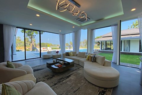 Chalet de 4 dormitorios en Cha-am, Tailandia № 168373 - foto 6