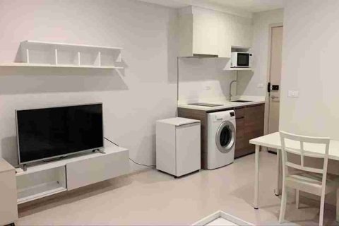 Condominio de 1 dormitorio en Bangkok, Tailandia № 208705 - foto 4