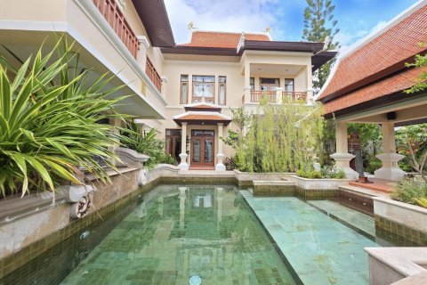 Casa de 2 dormitorios en Pattaya, Tailandia № 155268 - foto 2