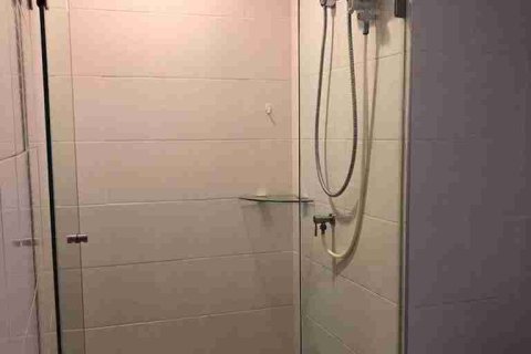 Condominio de 1 dormitorio en Thonburi, Bangkok, Tailandia № 183455 - foto 6