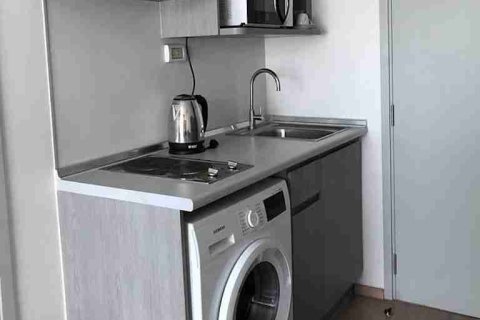 Condominio de 1 dormitorio en Thonburi, Bangkok, Tailandia № 183455 - foto 4