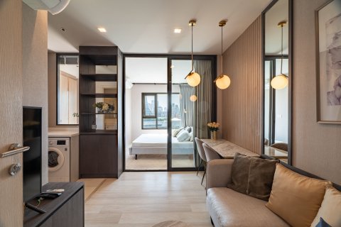 Studio in the Condo in Pathum Wan, Bangkok, Thailand  № 163125