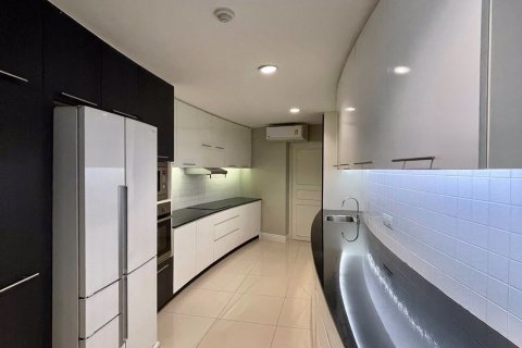 Condominio de 3 dormitorios en Khlong San, Bangkok, Tailandia № 54951 - foto 23