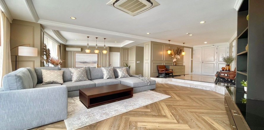 Condominio de 3 dormitorios en Khlong San, Bangkok, Tailandia № 54951