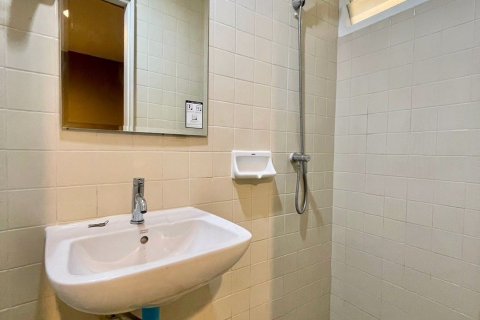 Condominio de 3 dormitorios en Khlong San, Bangkok, Tailandia № 54951 - foto 25