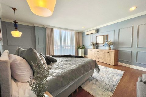 Condominio de 3 dormitorios en Khlong San, Bangkok, Tailandia № 54951 - foto 10
