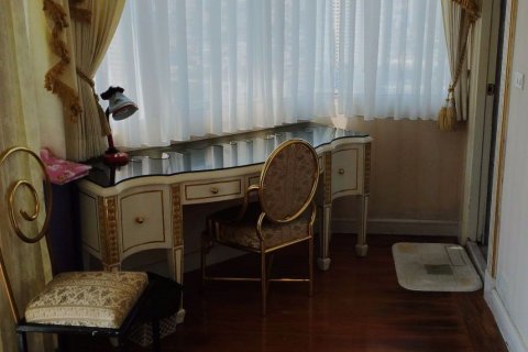 Condominio de 4 dormitorios en Khlong San, Bangkok, Tailandia № 54952 - foto 19
