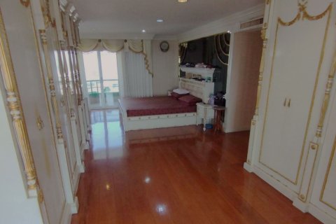 Condominio de 4 dormitorios en Khlong San, Bangkok, Tailandia № 54952 - foto 21
