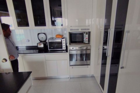 Condominio de 4 dormitorios en Khlong San, Bangkok, Tailandia № 54952 - foto 11