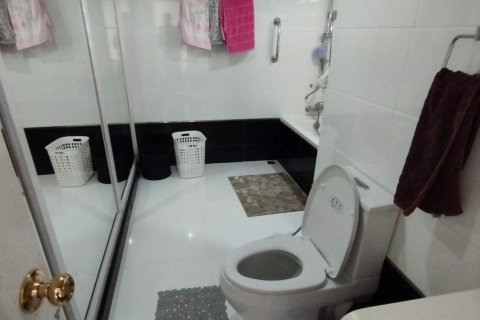 Condominio de 4 dormitorios en Khlong San, Bangkok, Tailandia № 54952 - foto 24