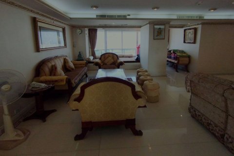 Condominio de 4 dormitorios en Khlong San, Bangkok, Tailandia № 54952 - foto 3