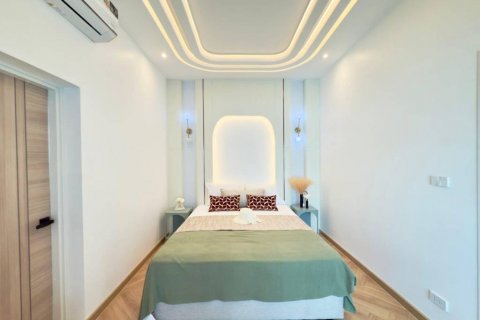 Chalet de 5 dormitorios en Pattaya, Tailandia № 135255 - foto 6