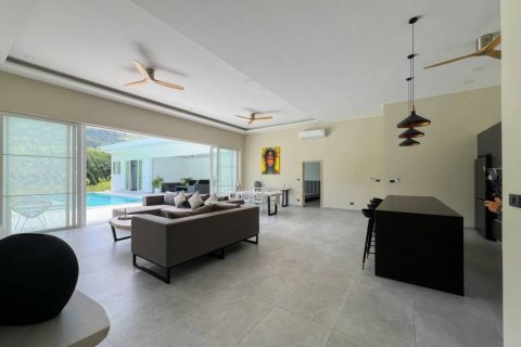 Villa in Surat Thani, Thailand 4 bedrooms № 135256 - photo 7
