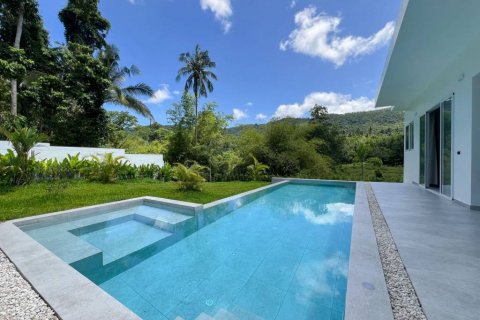 Villa in Surat Thani, Thailand 4 bedrooms № 135256 - photo 2