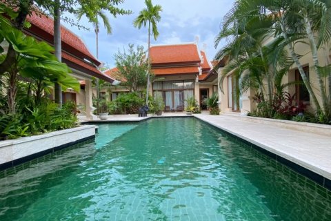 Casa de 5 dormitorios en Pattaya, Tailandia № 157714 - foto 14