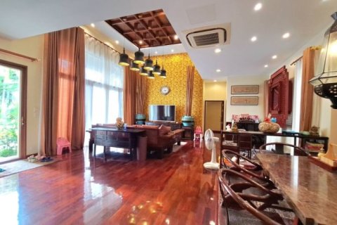 Casa de 5 dormitorios en Pattaya, Tailandia № 157714 - foto 5