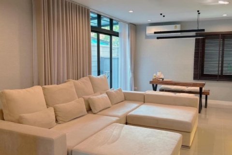 Casa de 4 dormitorios en Bangkok, Tailandia № 157708 - foto 18