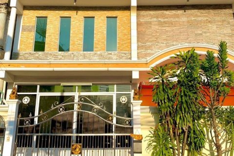 Casa de 2 dormitorios en Bangkok, Tailandia № 157712 - foto 5