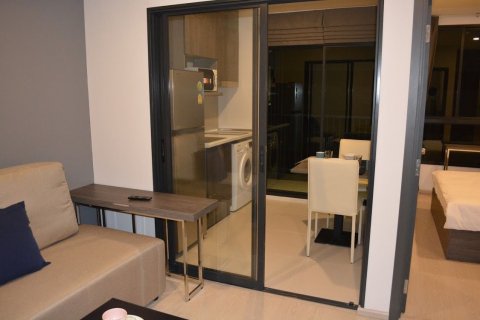 Estudio en el condominio en Bang Na, Bangkok, Tailandia № 159449 - foto 5