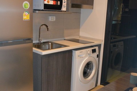 Estudio en el condominio en Bang Na, Bangkok, Tailandia № 159449 - foto 9