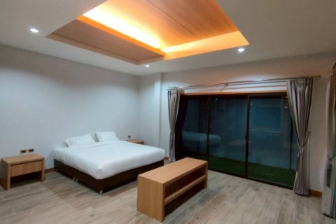 Chalet de 3 dormitorios en Pattaya, Tailandia № 146717 - foto 10
